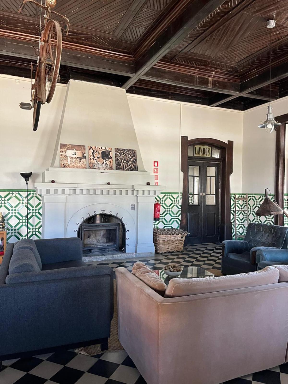 Marvão Train Spot Guesthouse מראה חיצוני תמונה