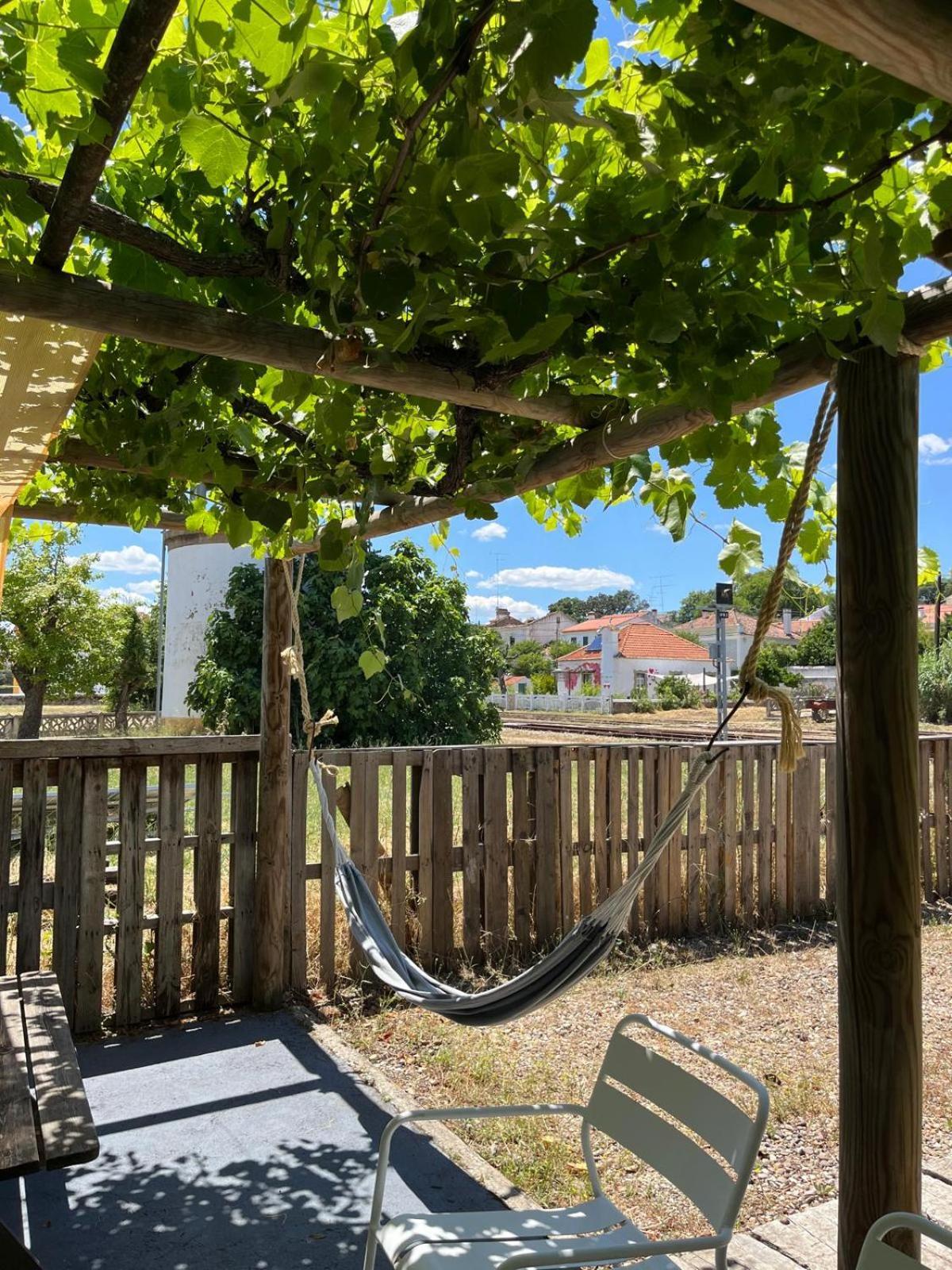 Marvão Train Spot Guesthouse מראה חיצוני תמונה
